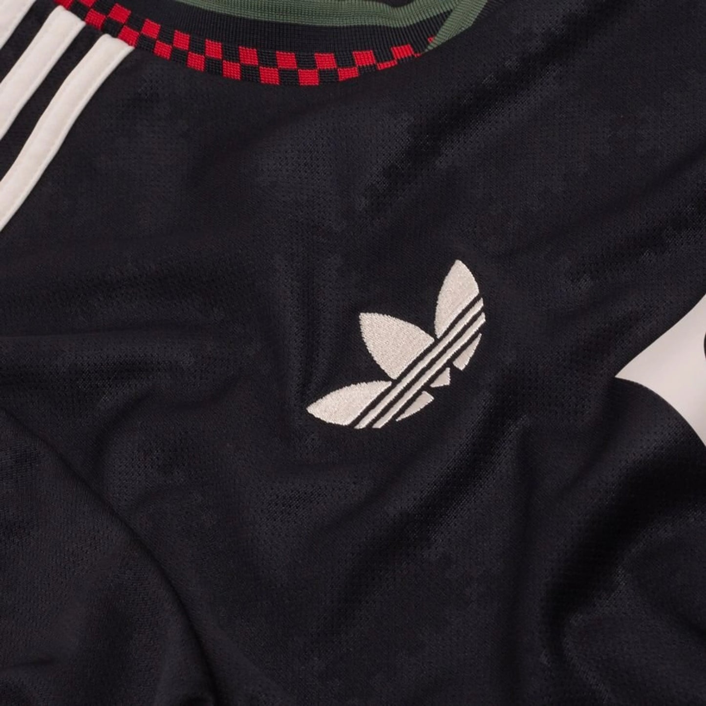 Camisola Bayern Munique Terceira 2025/26 - Versão Adepto