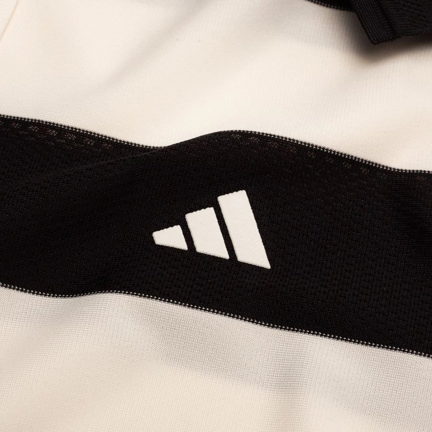 Camisola Juventus X Sgura Quarta 2025/26 – Versão Jogador – Manga Comprida