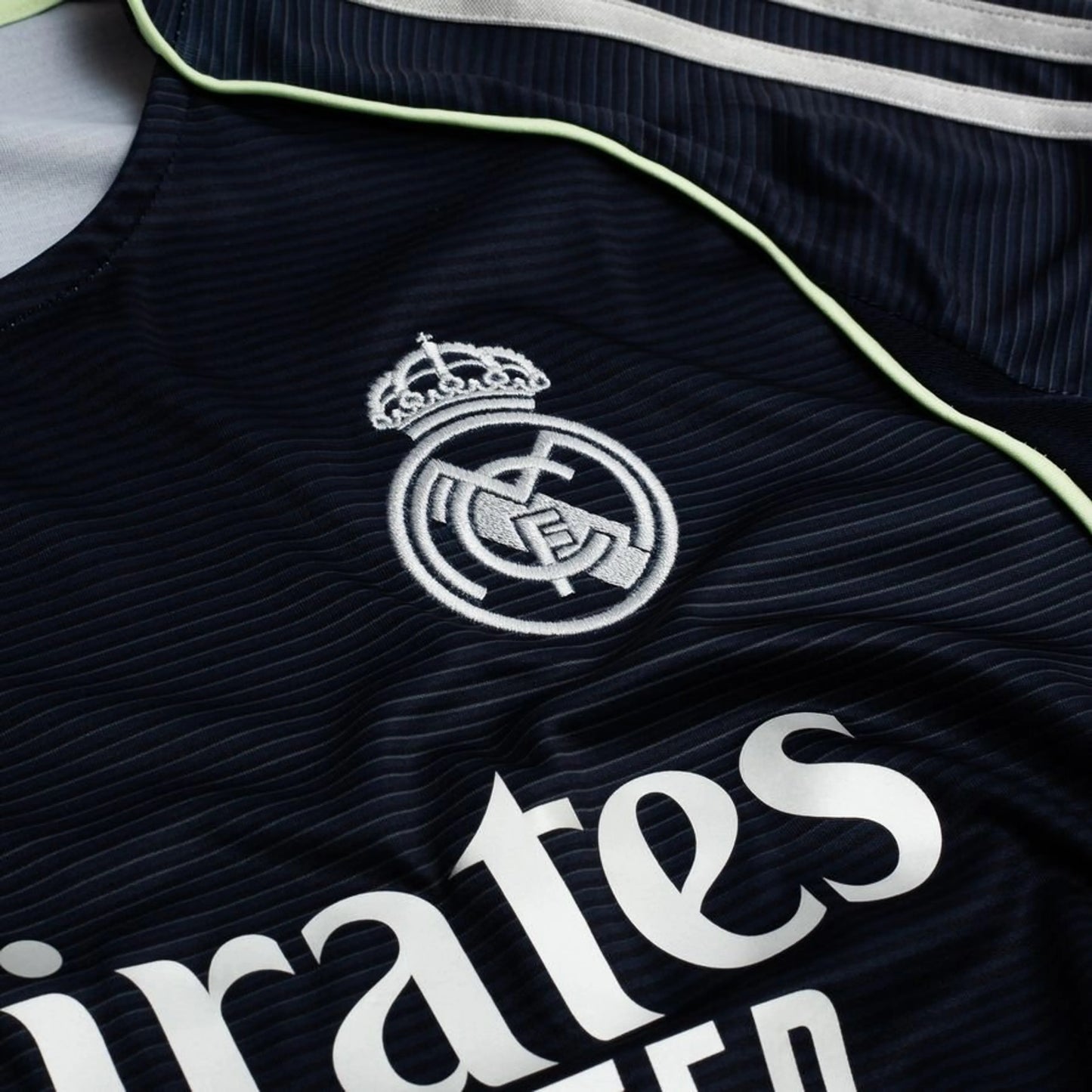 Real Madrid Alternativa 2025/26 – Manga Comprida - Versão Adepto