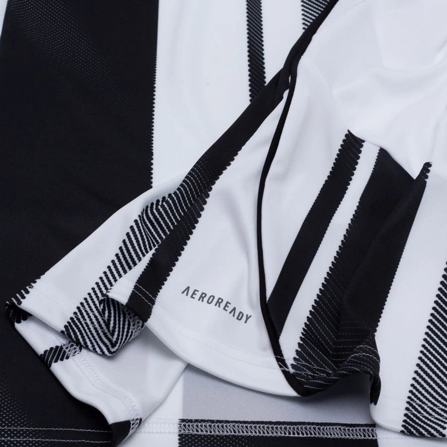 Camisola Juventus Principal 2025/26- Versão Adepto