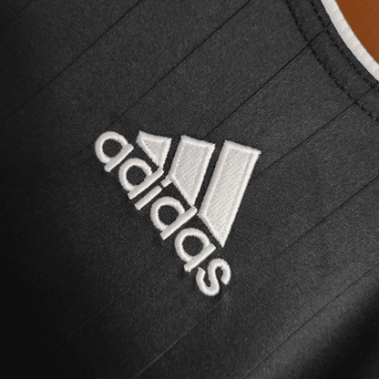 Real Madrid 2006/07 – Retro – Versão Adepto – Preto