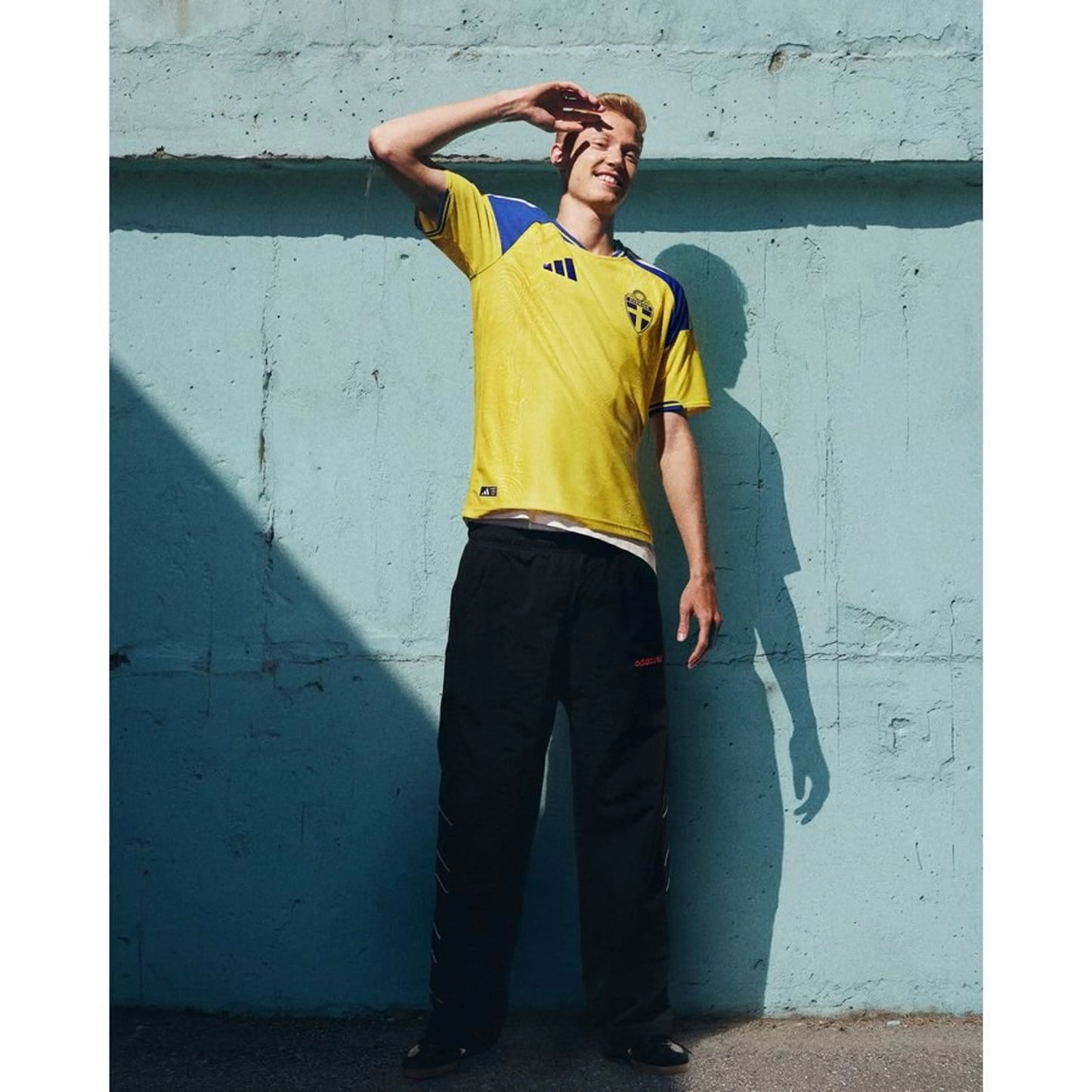 Camisola Suécia Principal 2025/26 - Versão Adepto