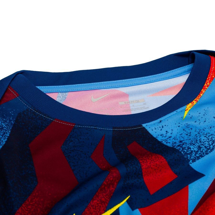 T-Shirt Treino Barcelona Dri-FIT Academy Pro Pré-Jogo Quarta – Azul/Amarelo - Versão Adepto