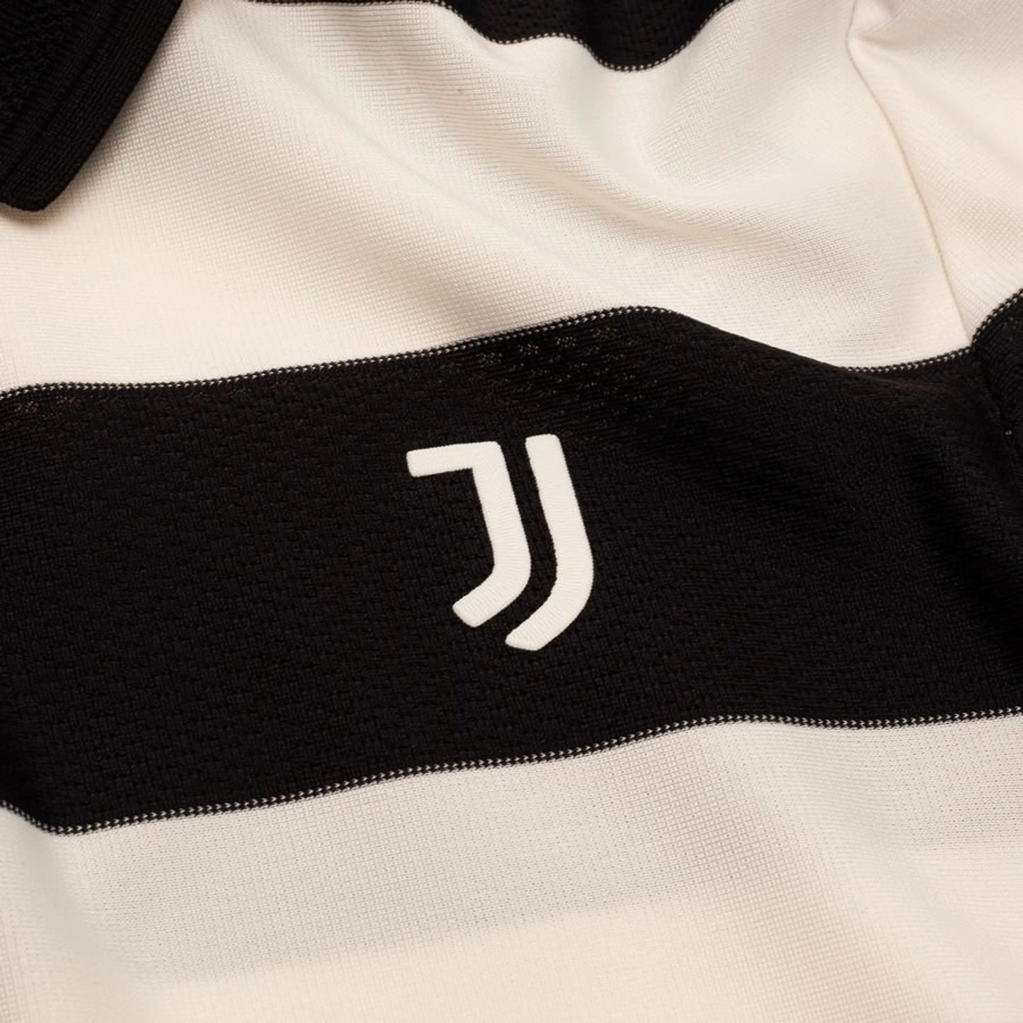 Camisola Juventus X Sgura Quarta 2025/26 – Versão Jogador – Manga Comprida