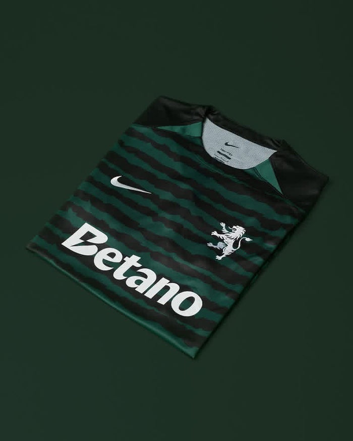Sporting CP Christmas Kit 2025/26 – Edição Especial – Versão Adepto